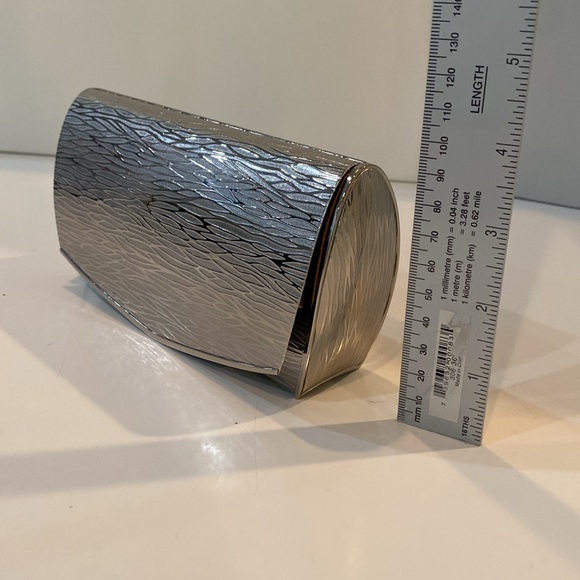 Vintage Poeter / Romo Italy silver metal textured hard shell clutch purse - Picture 6 of 16